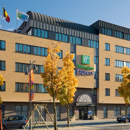 Holiday Inn Express Hasselt By Ihg Exterior foto