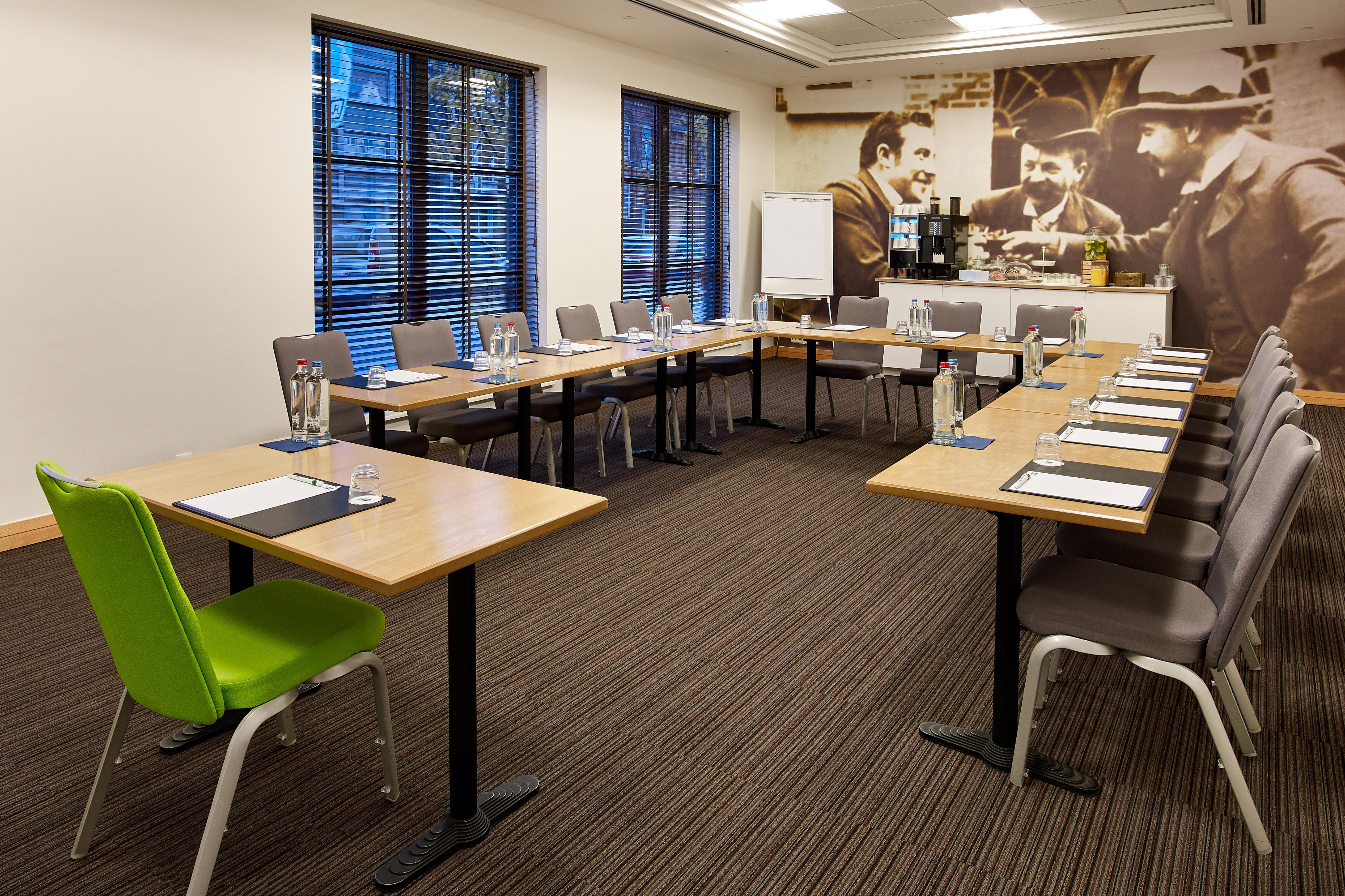 Holiday Inn Express Hasselt By Ihg Exterior foto