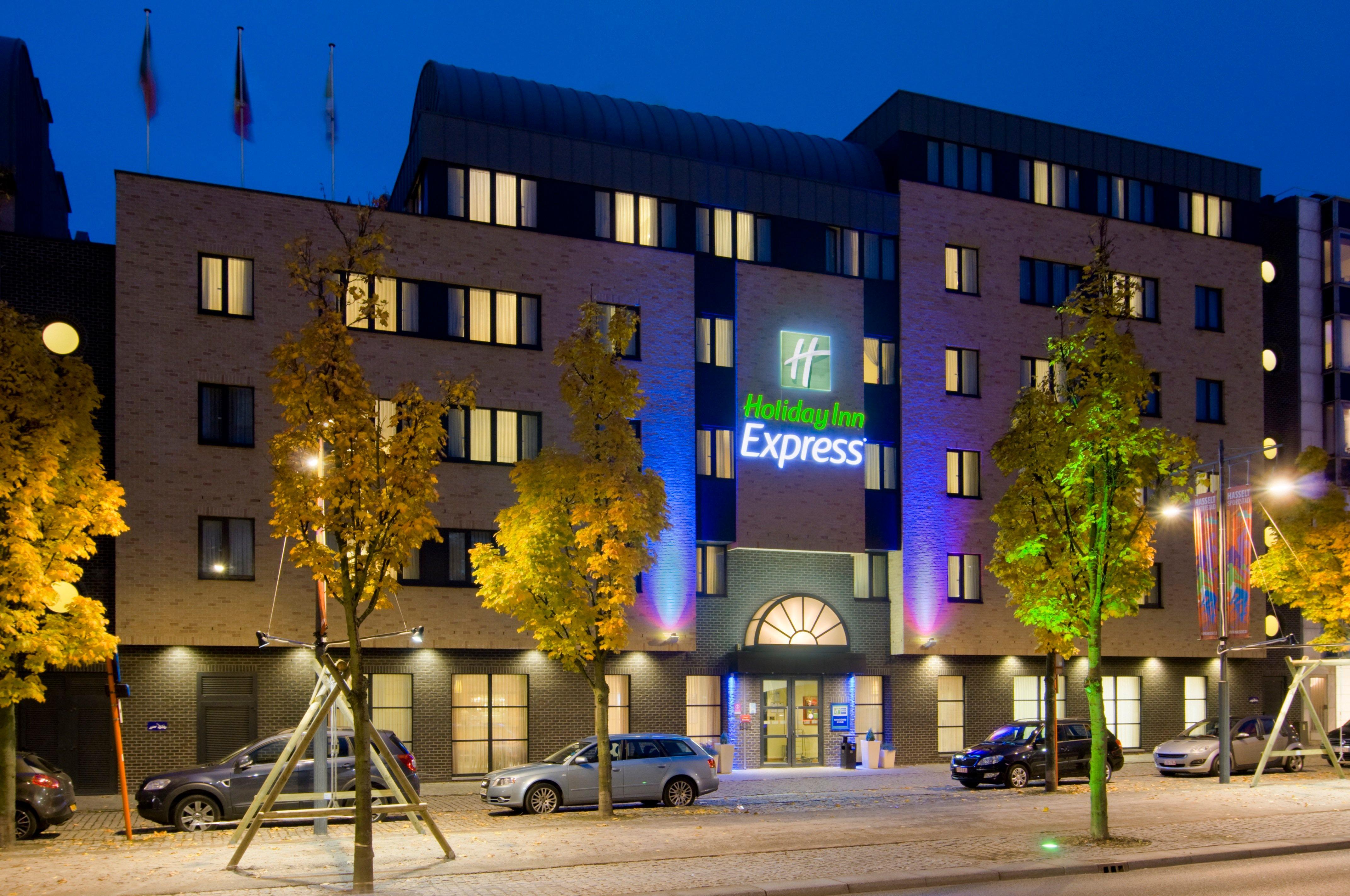 Holiday Inn Express Hasselt By Ihg Exterior foto