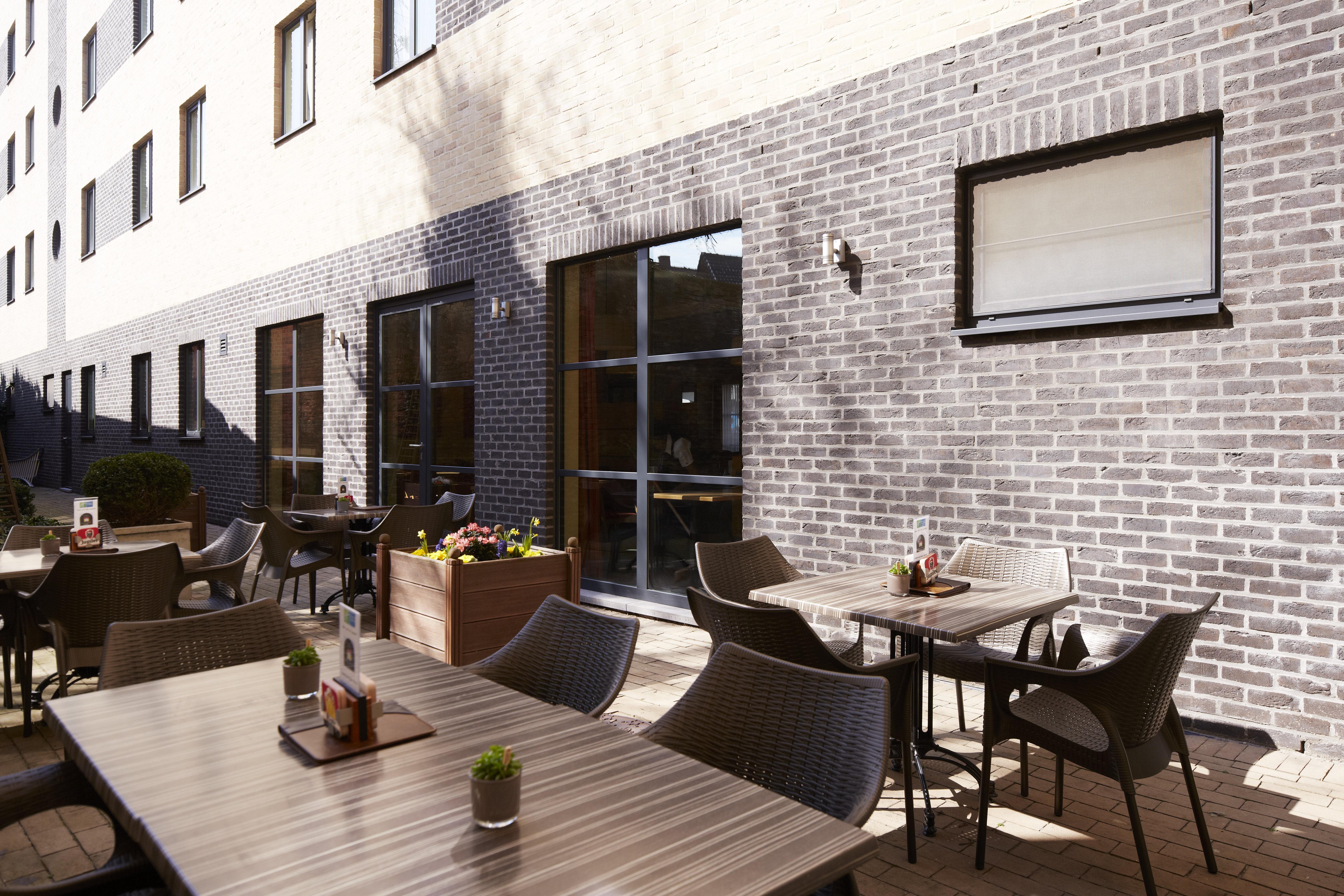 Holiday Inn Express Hasselt By Ihg Exterior foto