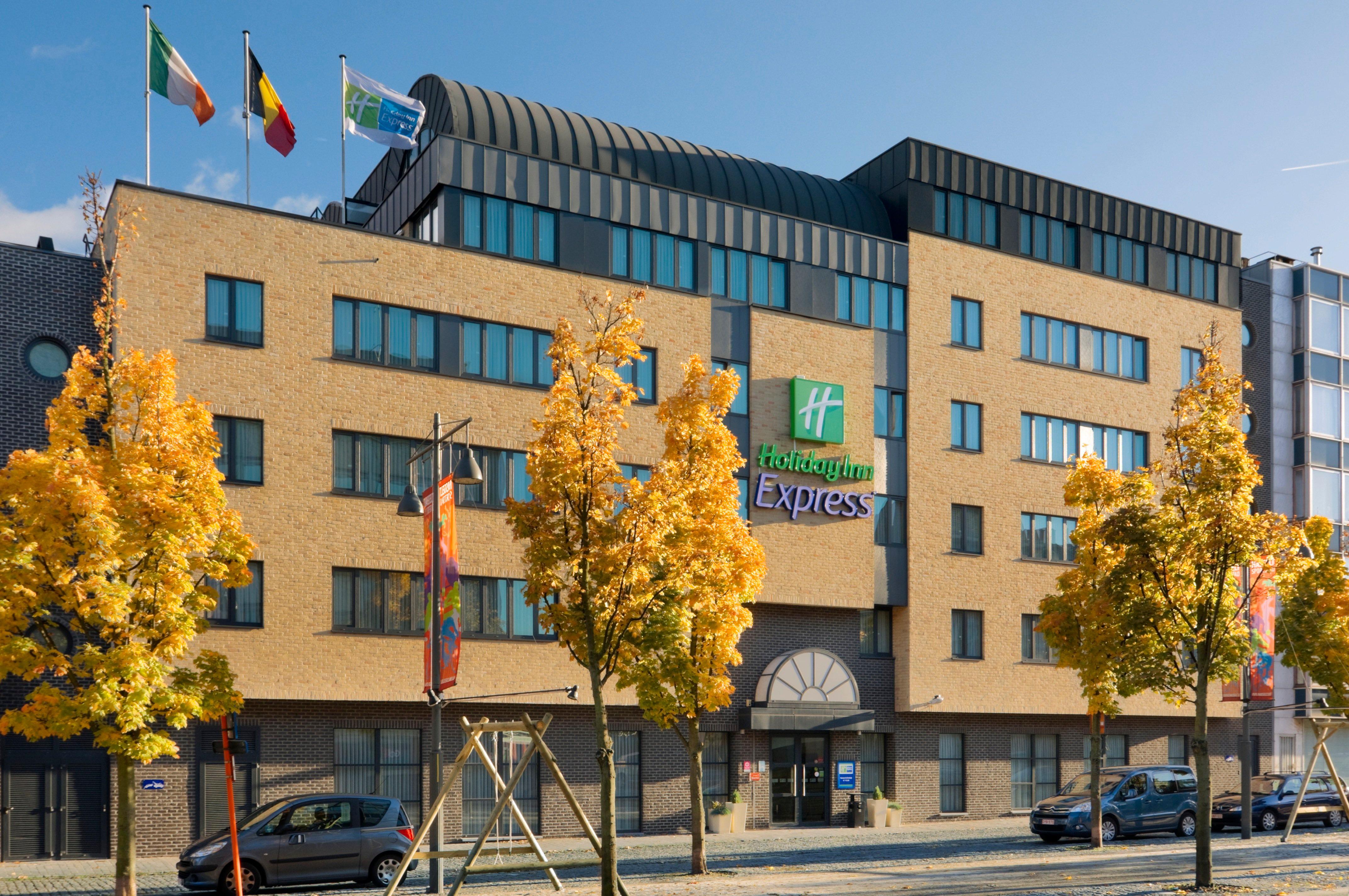 Holiday Inn Express Hasselt By Ihg Exterior foto