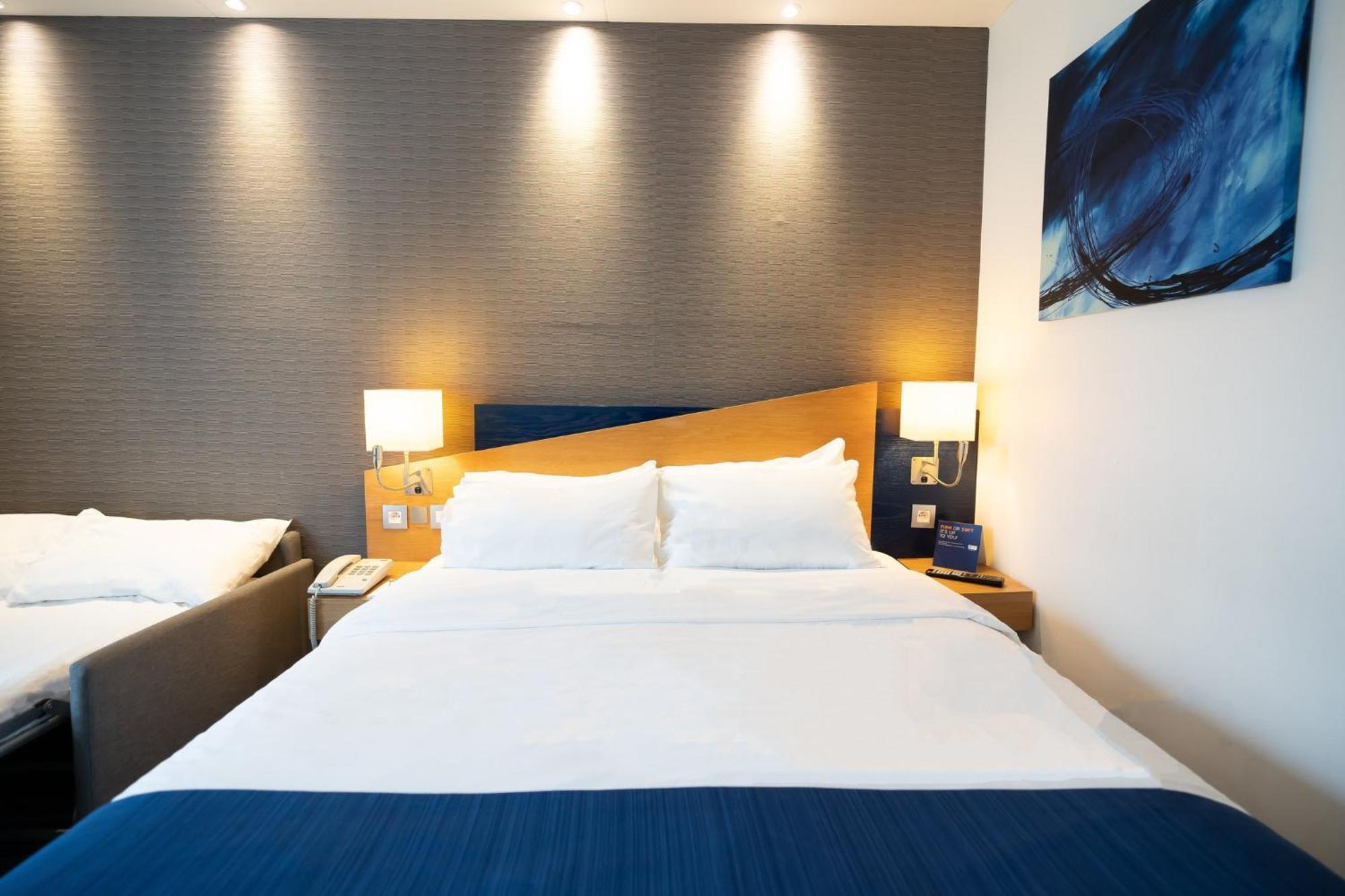 Holiday Inn Express Hasselt By Ihg Exterior foto