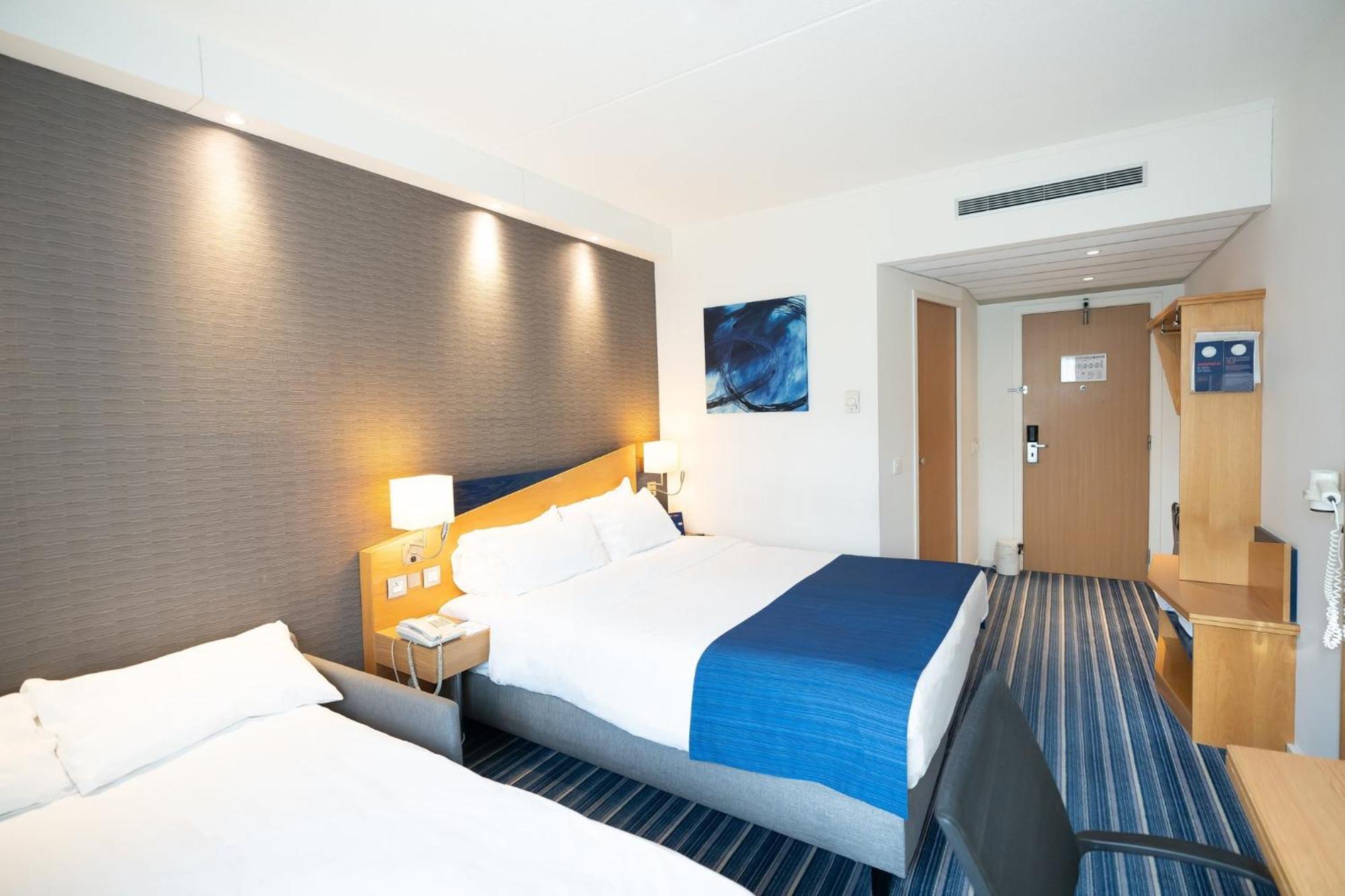 Holiday Inn Express Hasselt By Ihg Exterior foto
