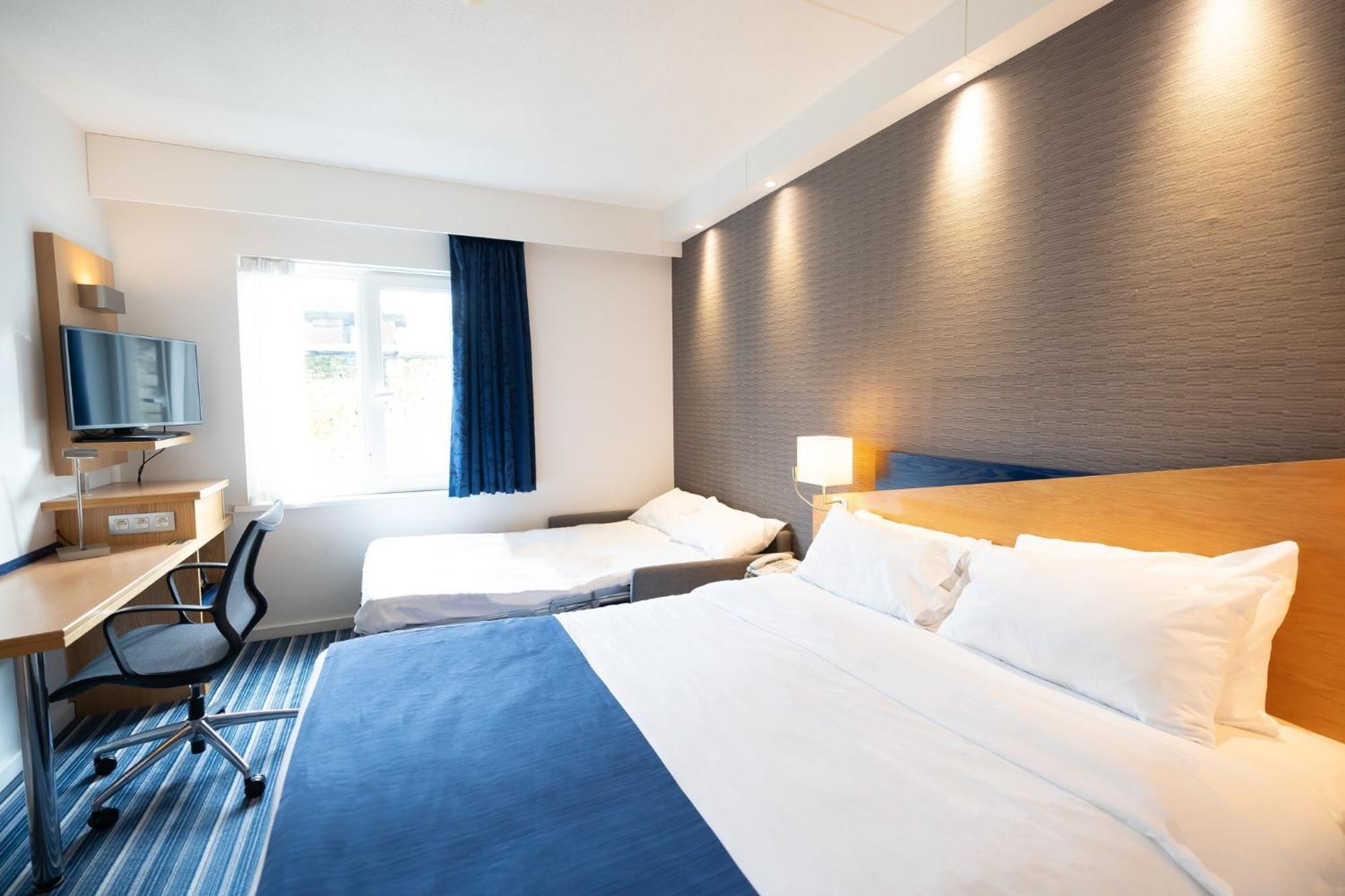 Holiday Inn Express Hasselt By Ihg Exterior foto
