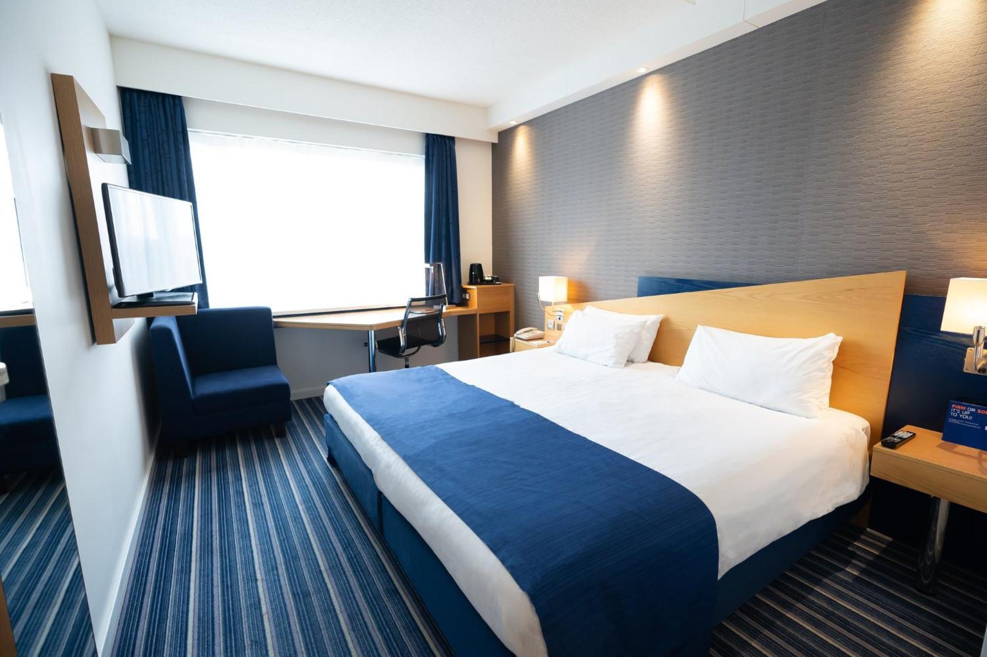 Holiday Inn Express Hasselt By Ihg Exterior foto