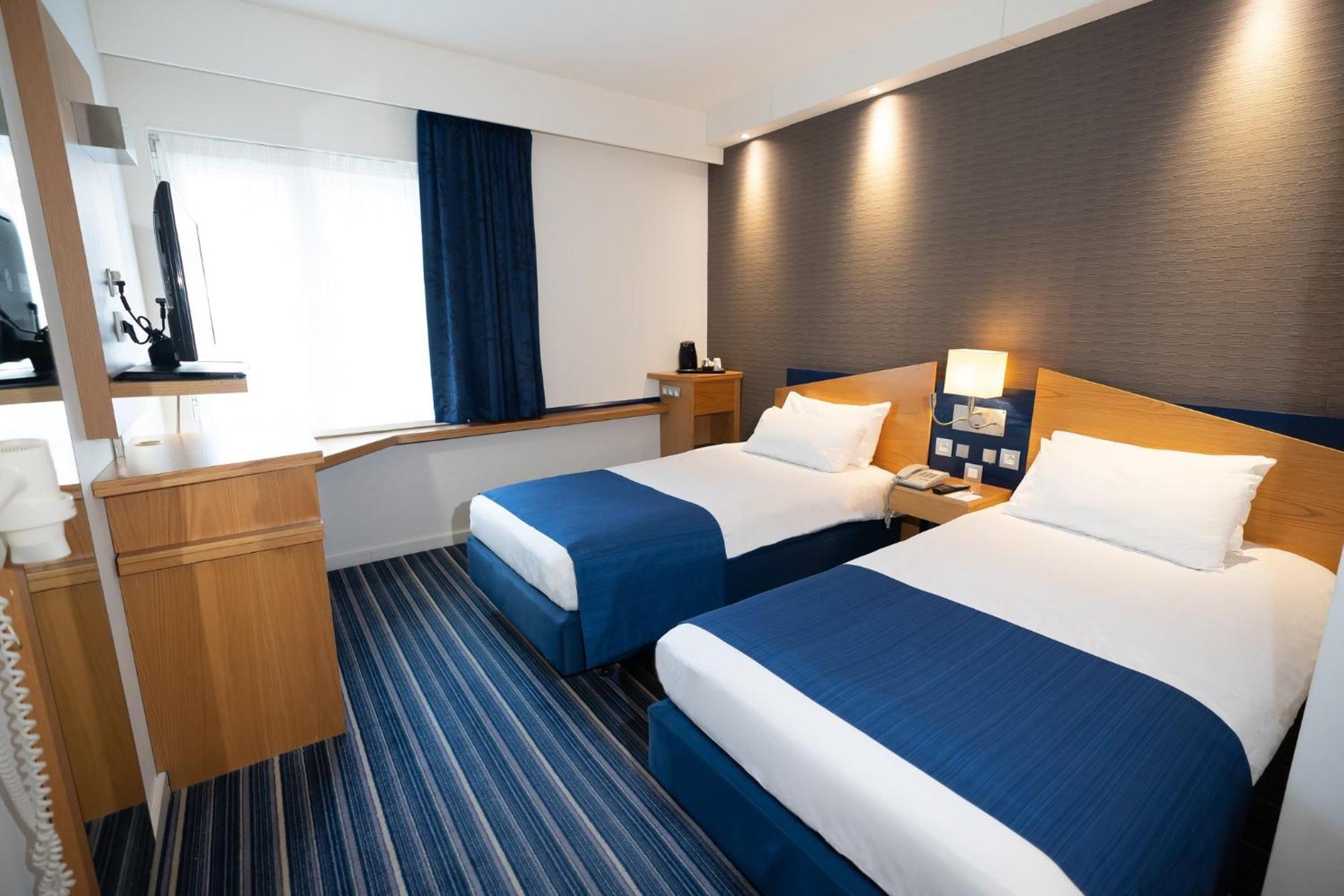 Holiday Inn Express Hasselt By Ihg Exterior foto
