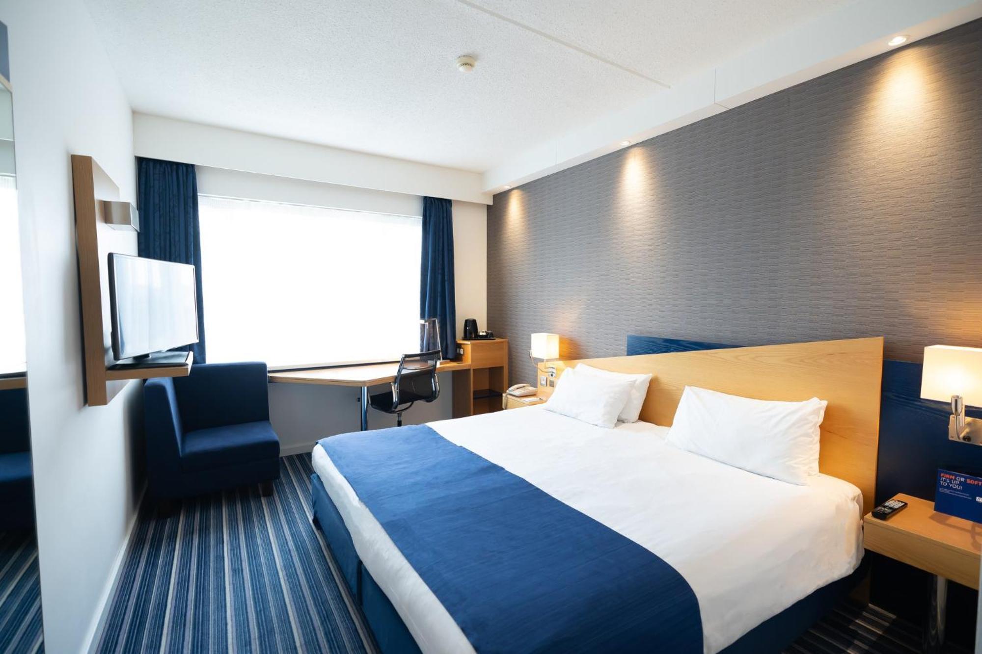 Holiday Inn Express Hasselt By Ihg Exterior foto