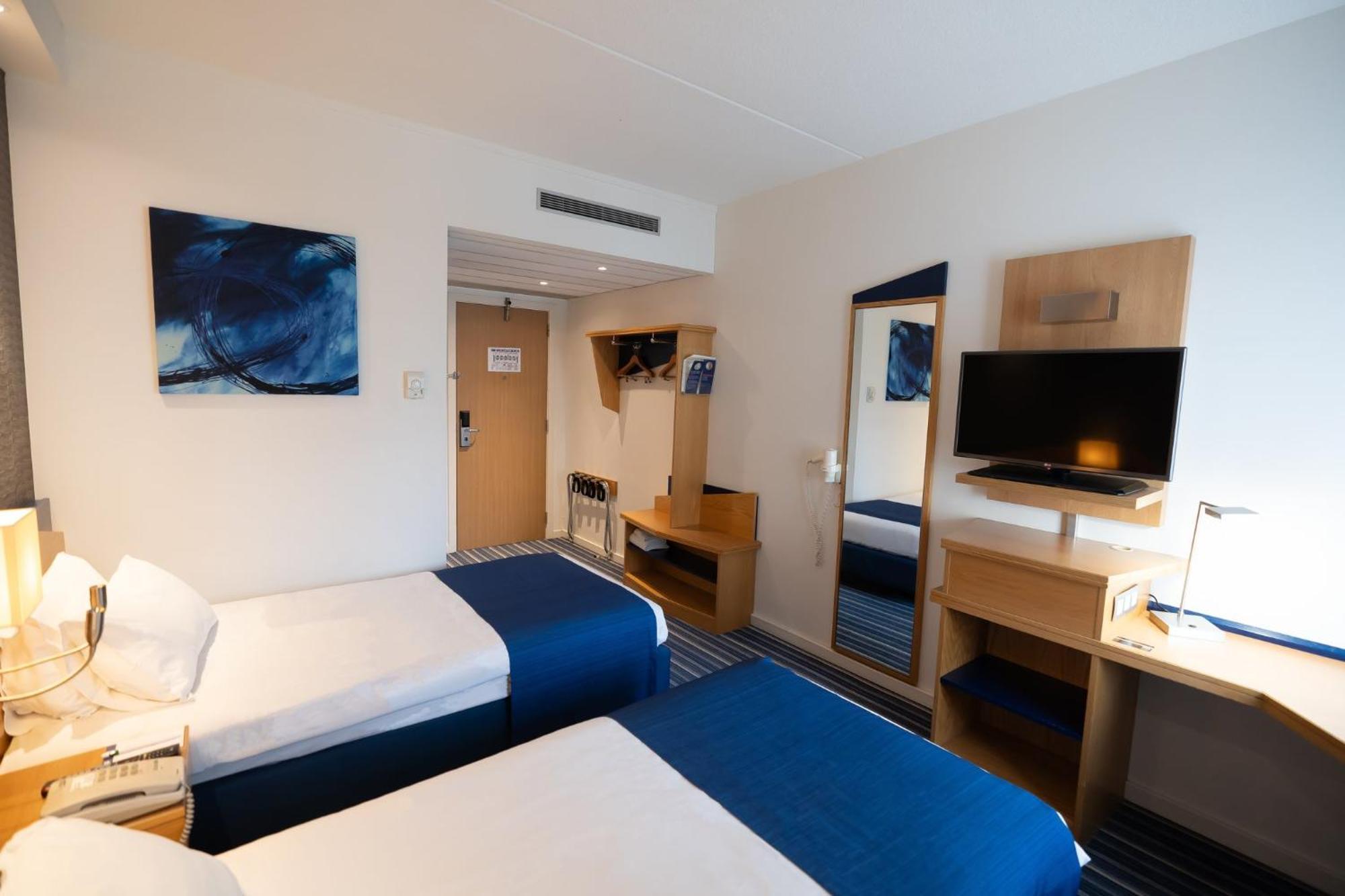 Holiday Inn Express Hasselt By Ihg Exterior foto