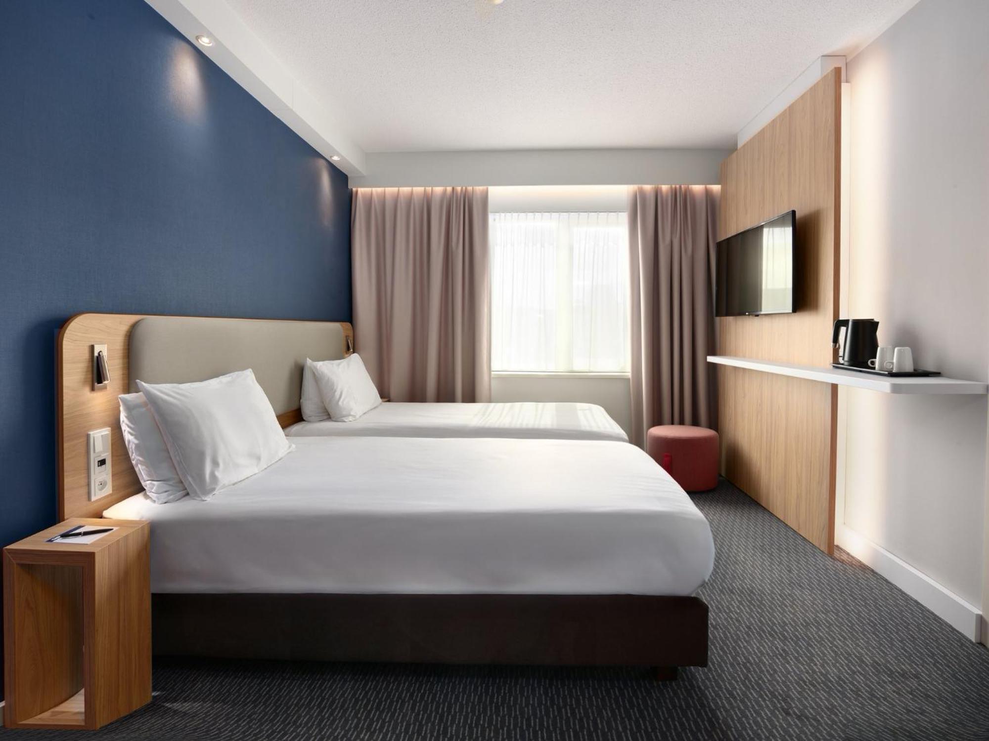 Holiday Inn Express Hasselt By Ihg Exterior foto