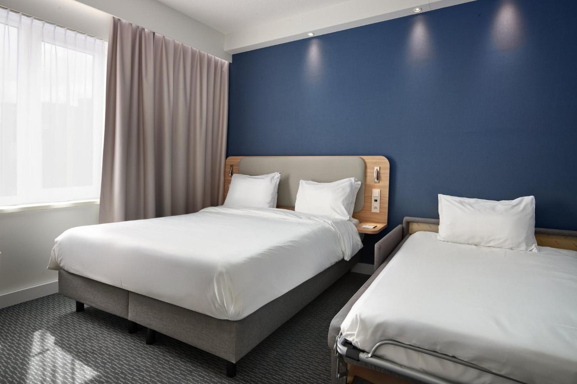 Holiday Inn Express Hasselt By Ihg Exterior foto
