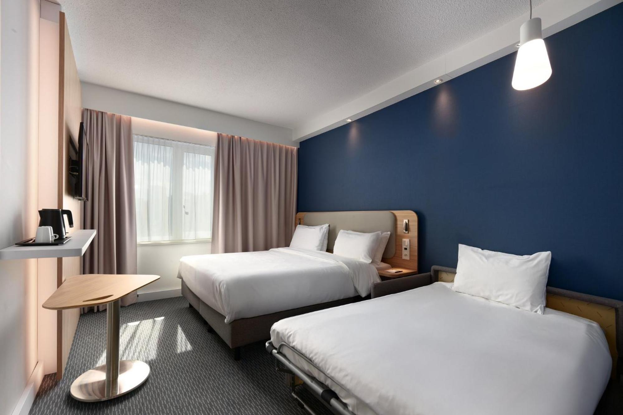 Holiday Inn Express Hasselt By Ihg Exterior foto