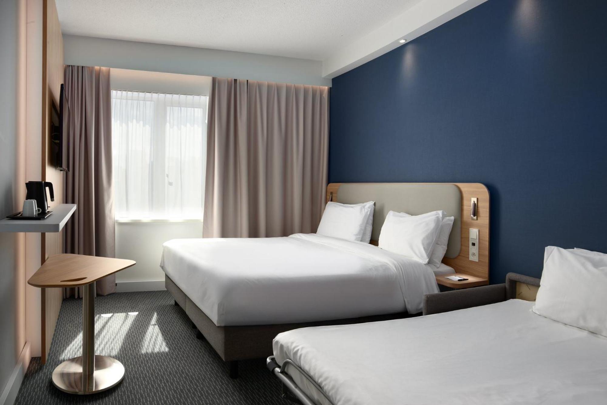 Holiday Inn Express Hasselt By Ihg Exterior foto