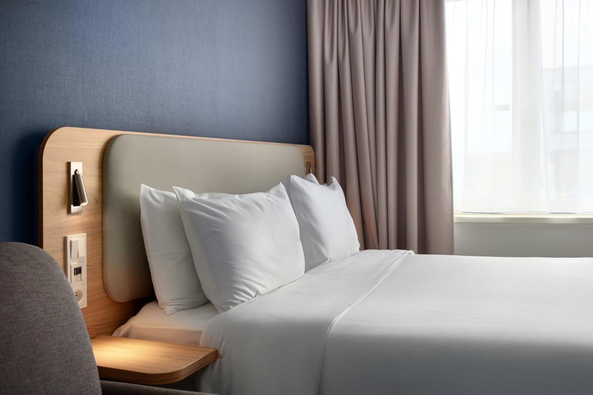 Holiday Inn Express Hasselt By Ihg Exterior foto