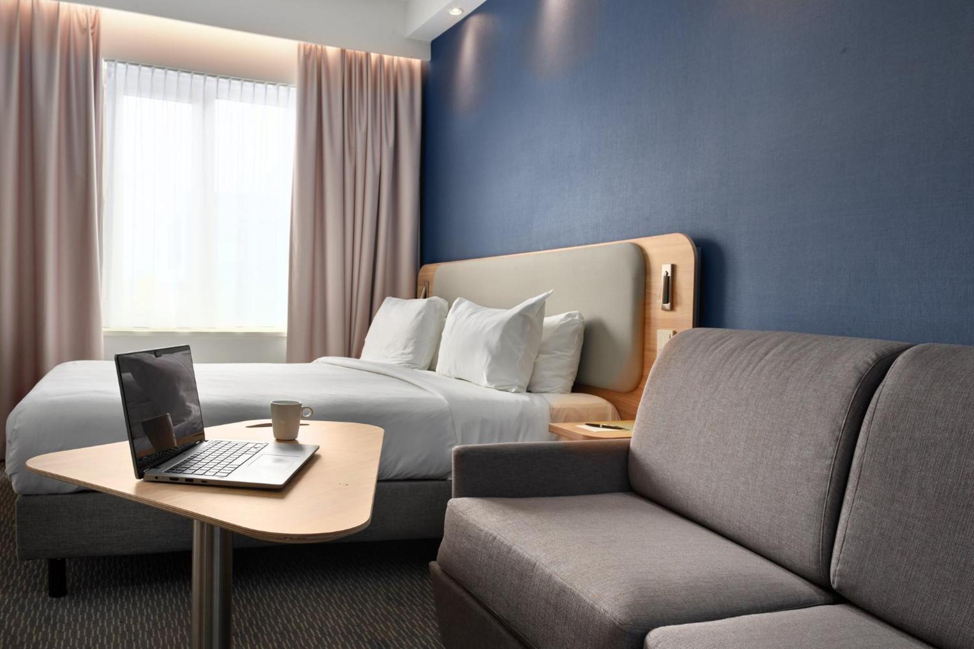 Holiday Inn Express Hasselt By Ihg Exterior foto