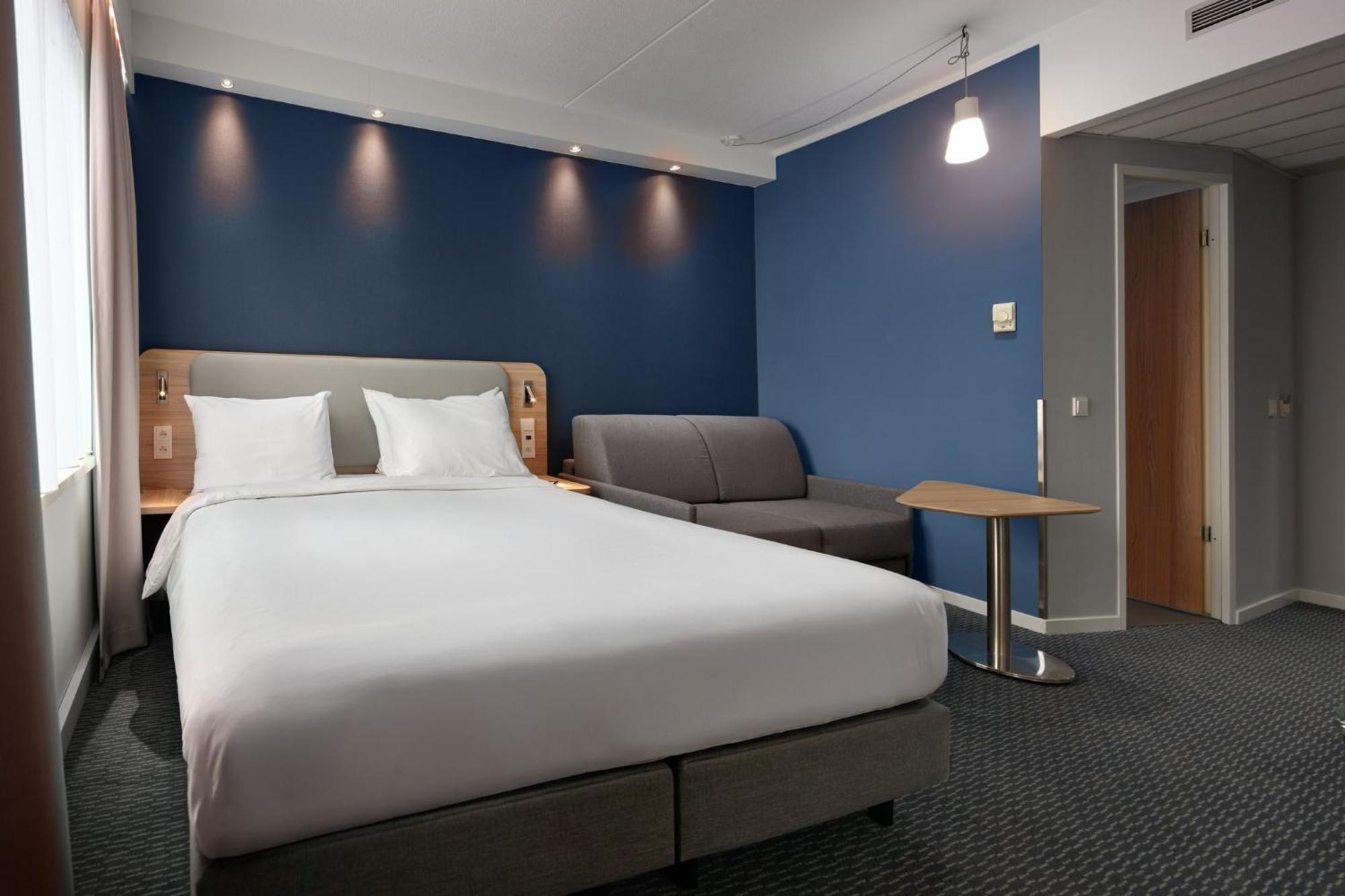 Holiday Inn Express Hasselt By Ihg Exterior foto