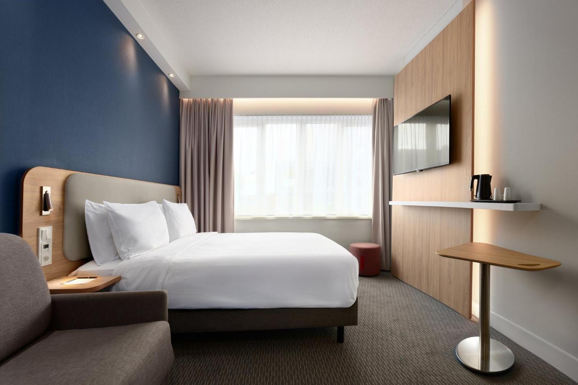Holiday Inn Express Hasselt By Ihg Exterior foto