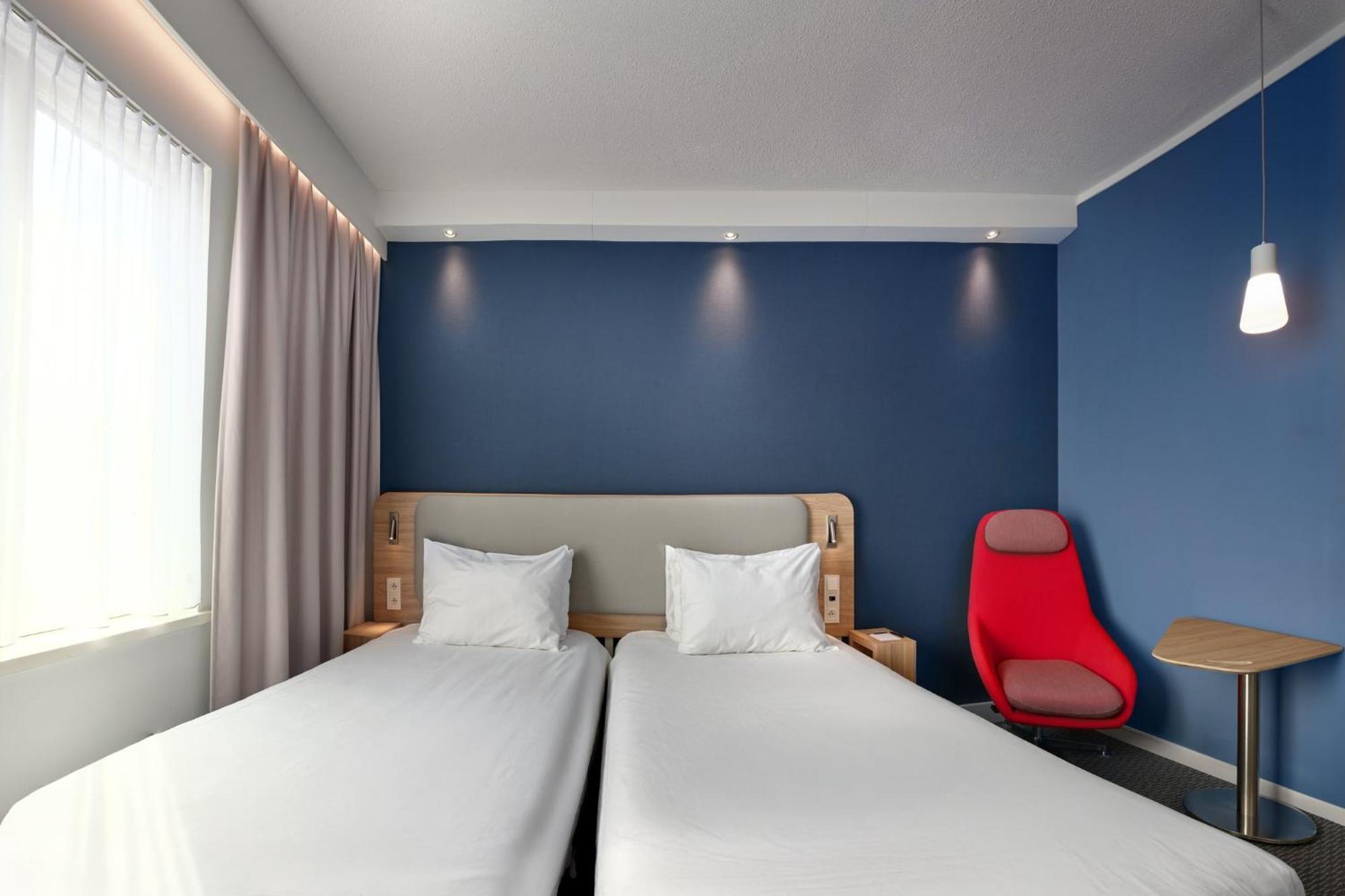 Holiday Inn Express Hasselt By Ihg Exterior foto