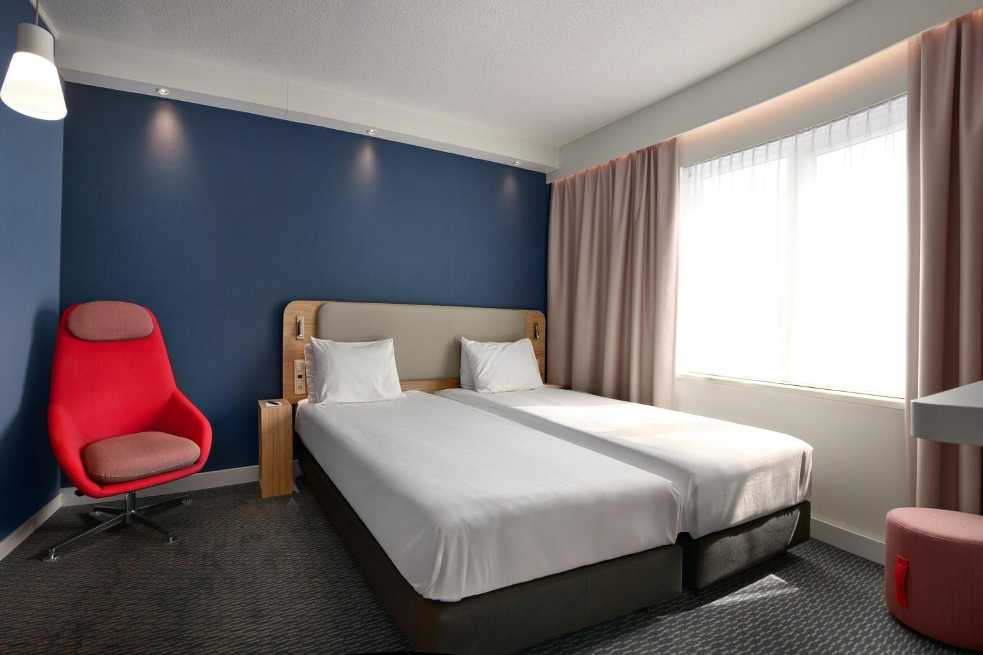 Holiday Inn Express Hasselt By Ihg Exterior foto
