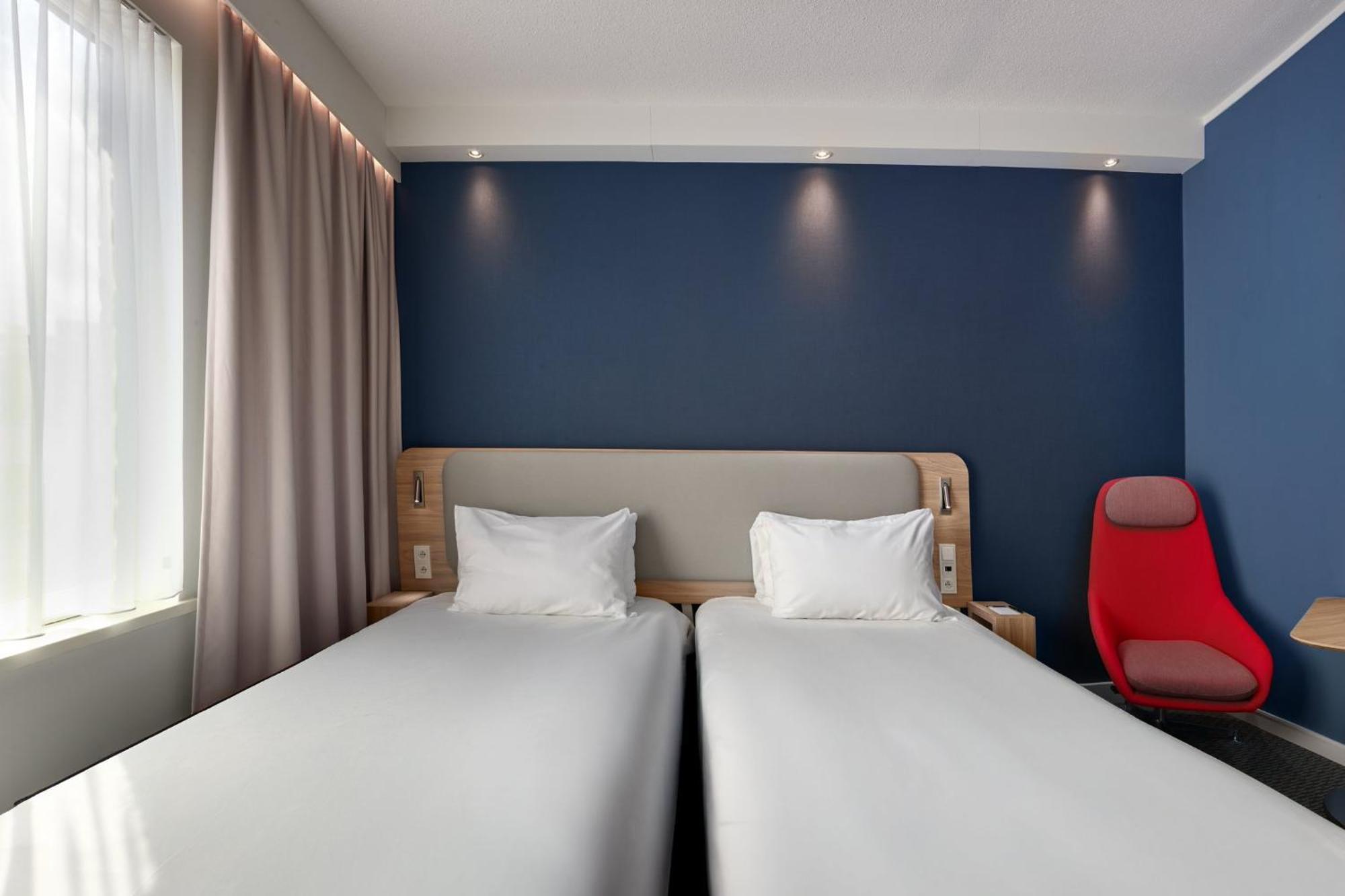 Holiday Inn Express Hasselt By Ihg Exterior foto